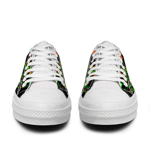 Realza tu estilo con las zapatillas bajas de lona Shark para hombre y mujer
