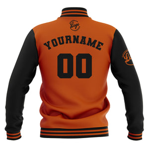 Chaquetas universitarias impermeables negras y naranja oscuro personalizadas con nombre-número y logotipo bordados a medida