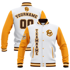 Chaquetas universitarias impermeables personalizadas en blanco-amarillo y marrón con nombre-número y logotipo bordados