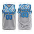Uniforme de baloncesto personalizado en gris y azul con tu logotipo-nombre y número impresos