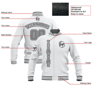 Chaquetas universitarias impermeables blancas y grises personalizadas con nombre-número y logotipo bordados a medida