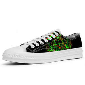 Realza tu estilo con las zapatillas bajas de lona Shark para hombre y mujer
