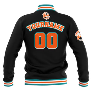 Chaquetas universitarias impermeables personalizadas en negro-verde azulado y naranja con nombre-número y logotipo bordados