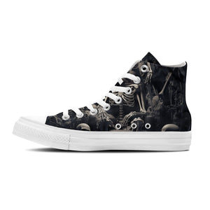 Estilo moderno con calaveras: súmate a la tendencia con zapatillas de lona de caña media y adopta un estilo único