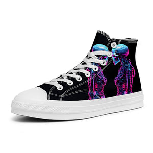 Resalta tu estilo con las zapatillas de lona de caña media Skeleton para hombre y mujer