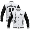 Chaquetas universitarias impermeables blancas y negras personalizadas con nombre-número y logotipo bordados a medida