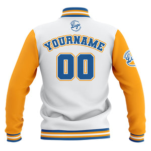 Chaquetas universitarias impermeables personalizadas en blanco-amarillo y azul con nombre-número y logotipo bordados