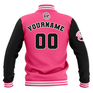 Chaquetas universitarias impermeables personalizadas en negro-rosa y blanco con nombre-número y logotipo bordados