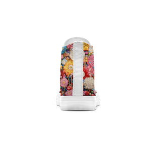 Floral Fusion: Zapatillas unisex de lona de media caña: Adéntrate en un mundo de crisantemos-una vibrante fusión de arte y moda para hombres y mujeres