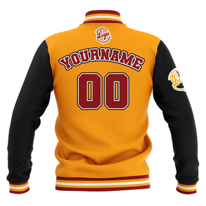 Chaquetas universitarias impermeables personalizadas en negro-amarillo y rojo con nombre-número y logotipo bordados