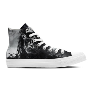 El encanto de la calavera se desata: Zapatillas de lona de media caña que resaltan la personalidad y muestran buen gusto por la moda