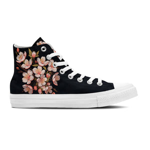 Floral Whispers: Zapatillas de lona de media caña para hombre y mujer -Déjese seducir por la serenidad de la naturaleza con estas zapatillas de lona de caña media con estampado de flores de ciruelo