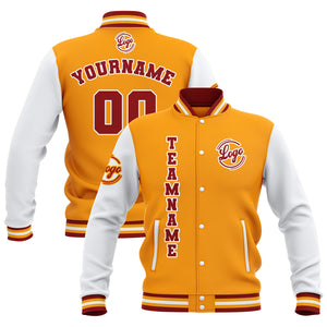Chaquetas universitarias impermeables personalizadas en amarillo-rojo y blanco con nombre-número y logotipo bordados