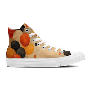 ¡Arriba-arriba y con estilo! Da rienda suelta a tu creatividad con estas zapatillas de lona de caña alta: moda unisex adornada con el cautivador y divertido estampado de lunares