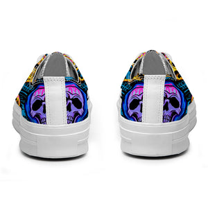 Resalta tu estilo con las zapatillas bajas de lona Skeleton para hombre y mujer