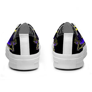 Realza tu estilo con las zapatillas bajas de lona Shark para hombre y mujer