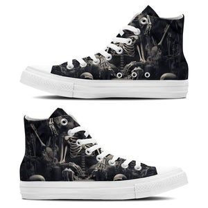 Estilo moderno con calaveras: súmate a la tendencia con zapatillas de lona de caña media y adopta un estilo único