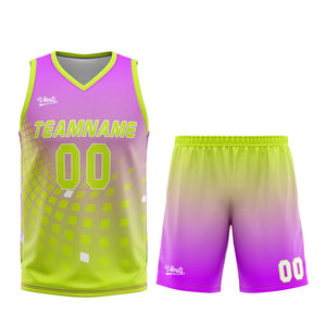 Uniforme de baloncesto personalizado de color morado claro y verde con tu logotipo-nombre y número impresos