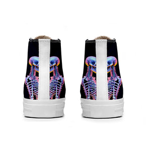 Resalta tu estilo con las zapatillas de lona de caña media Skeleton para hombre y mujer