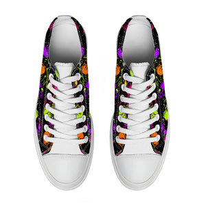 Resalta tu estilo con las zapatillas bajas de lona Skeleton para hombre y mujer