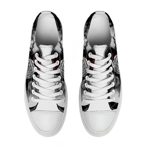 Resalta tu estilo con las zapatillas bajas de lona Skeleton para hombre y mujer