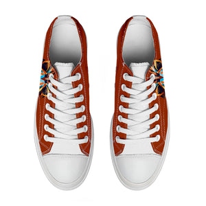 Resalta tu estilo con las zapatillas bajas de lona Lion para hombre y mujer