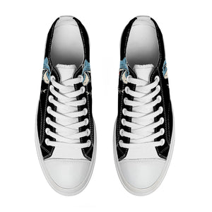 Realza tu estilo con las zapatillas bajas de lona Shark para hombre y mujer